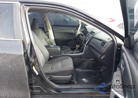 2015 Toyota Camry Hybrid Le z USA, uszkodzony, nr VIN 4T1BD1FKXFU176028